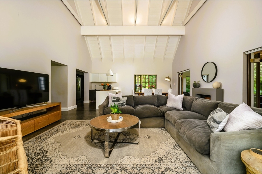 5 Bedroom Property for Sale in Theescombe Eastern Cape